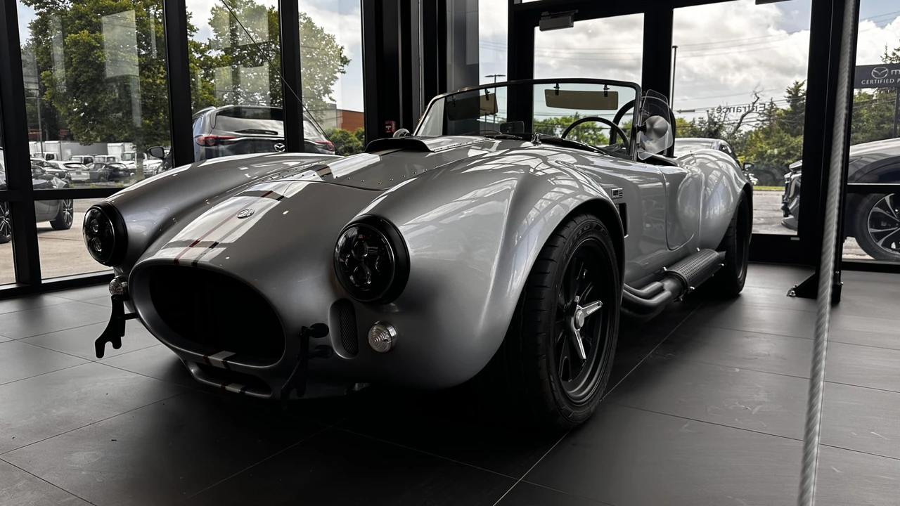 Shelby Cobra Replica - Image 3 of 31