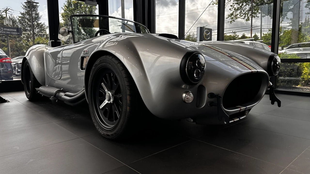 Shelby Cobra Replica - Image 12 of 31