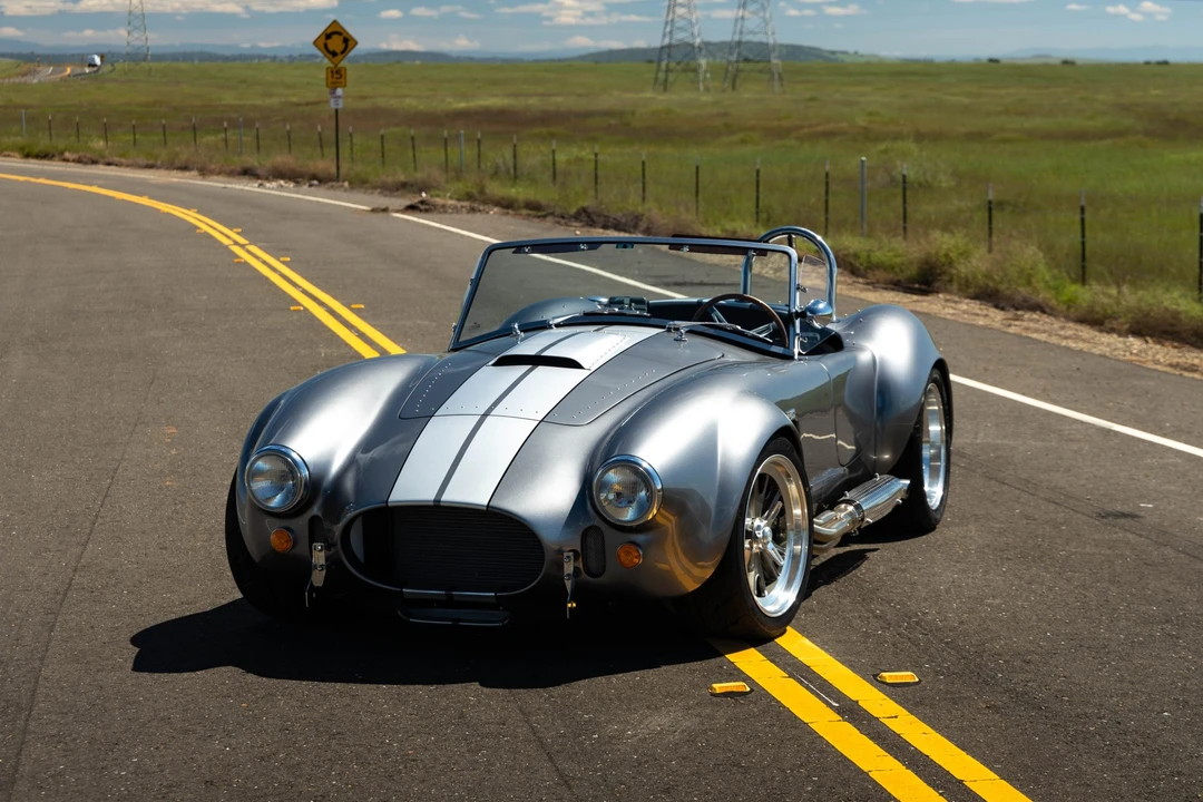 Shelby Cobra Replica - Image 14 of 31