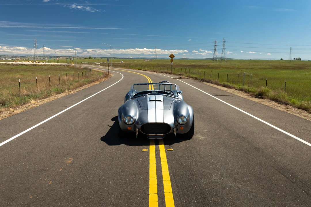 Shelby Cobra Replica - Image 2 of 31