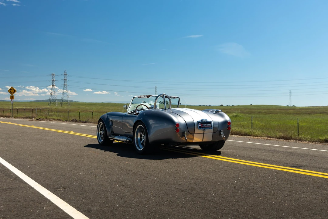 Shelby Cobra Replica - Image 27 of 31