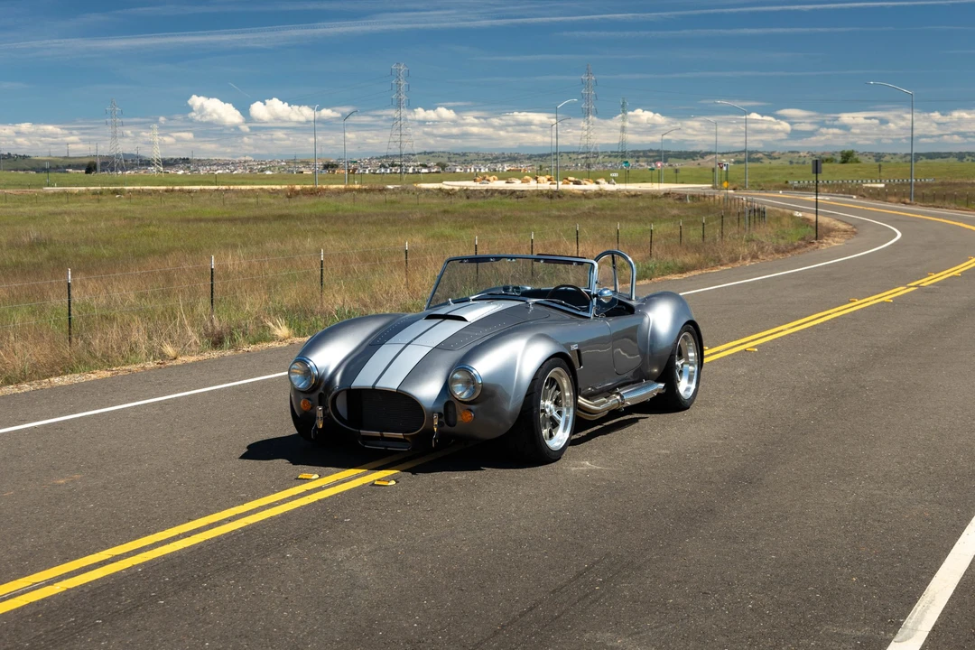 Shelby Cobra Replica - Image 8 of 31