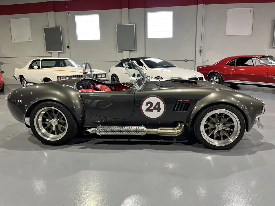 Shelby Cobra Replica - Image 11 of 31