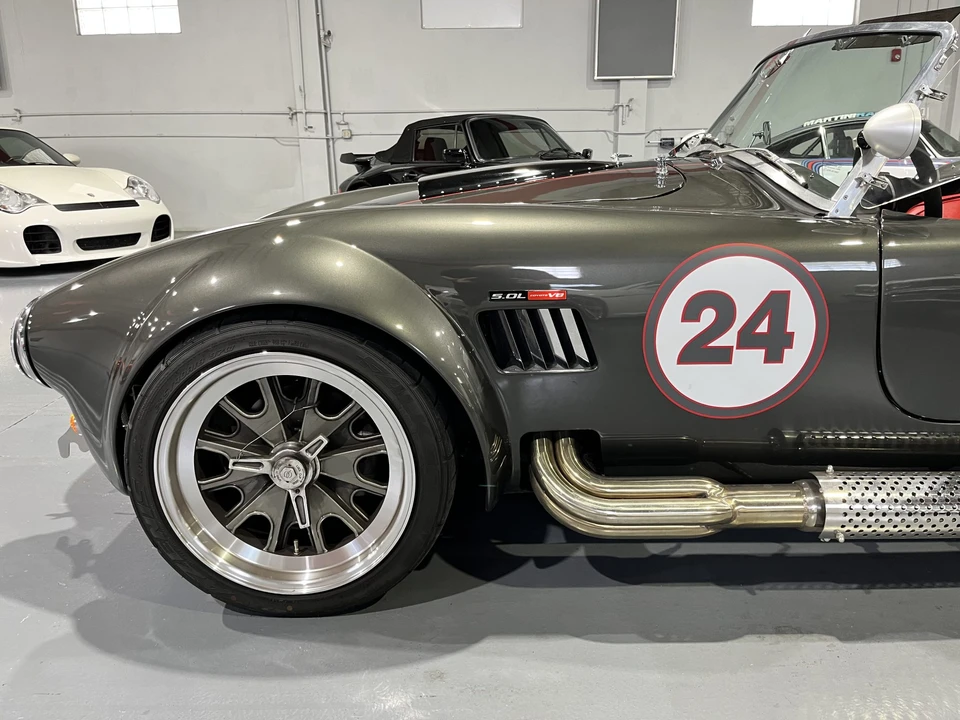 Shelby Cobra Replica - Image 18 of 31