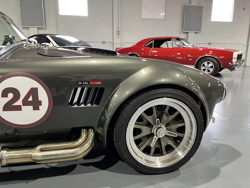 Shelby Cobra Replica - Image 25 of 31