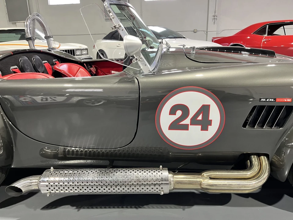 Shelby Cobra Replica - Image 24 of 31