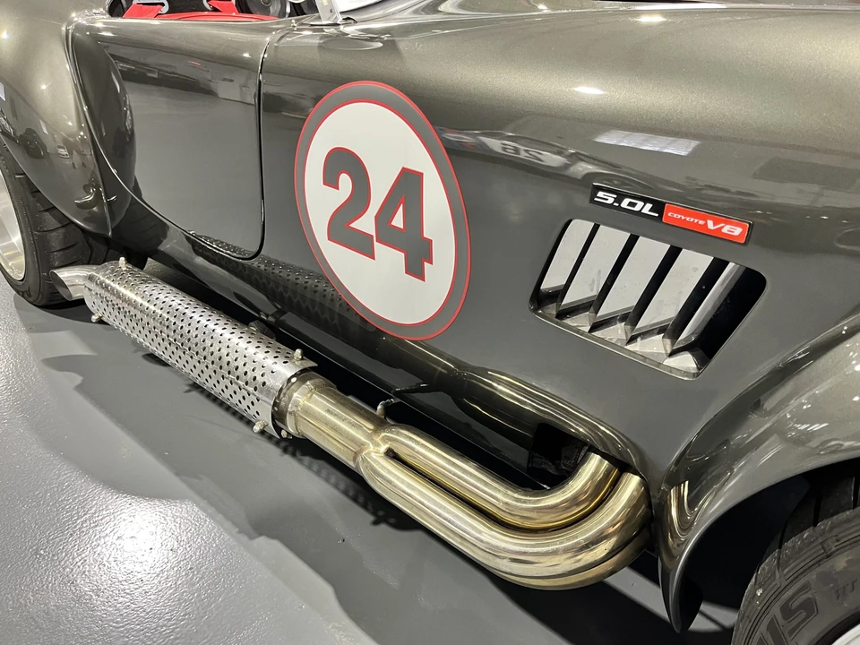 Shelby Cobra Replica - Image 26 of 31