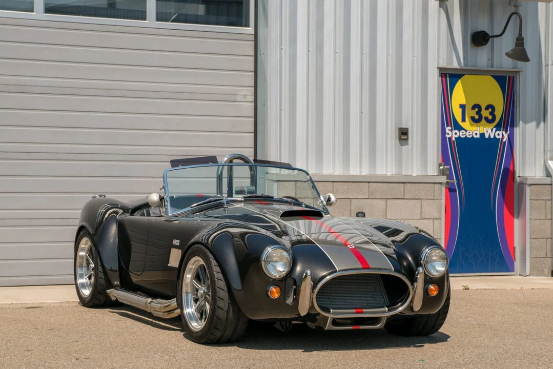 Shelby Cobra Replica - Image 19 of 31