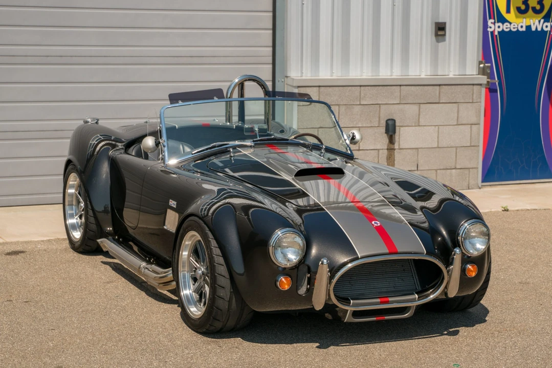 Shelby Cobra Replica - Image 17 of 31