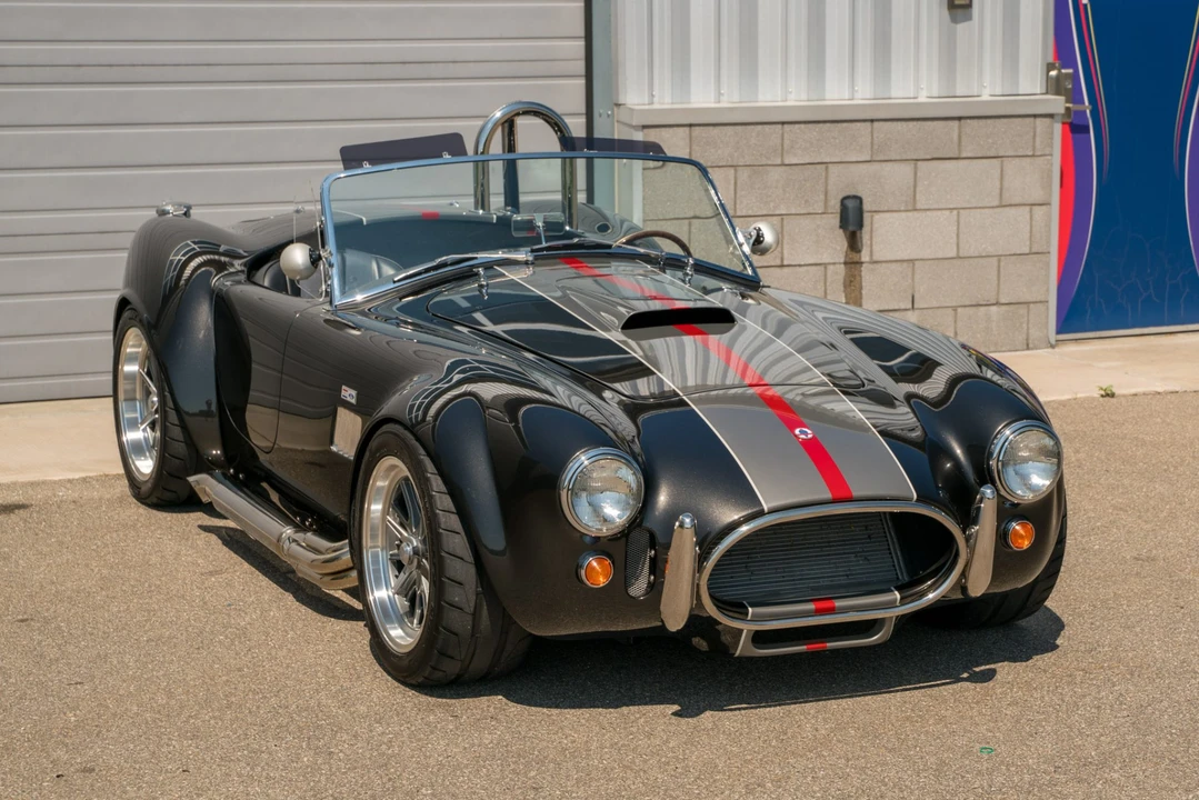 Shelby Cobra Replica - Image 18 of 31