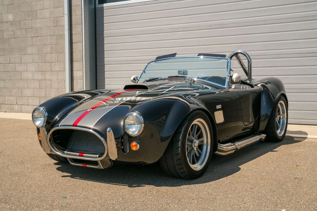 Shelby Cobra Replica - Image 11 of 31