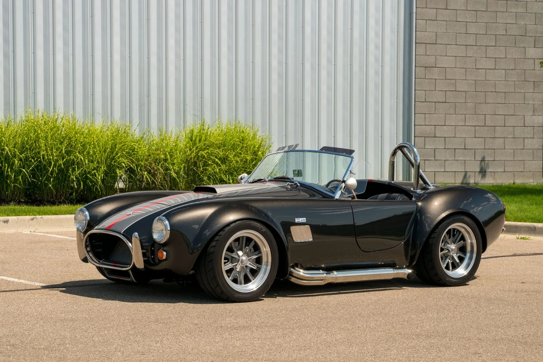 Shelby Cobra Replica - Image 2 of 31