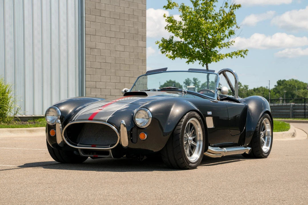 Shelby Cobra Replica - Image 7 of 31