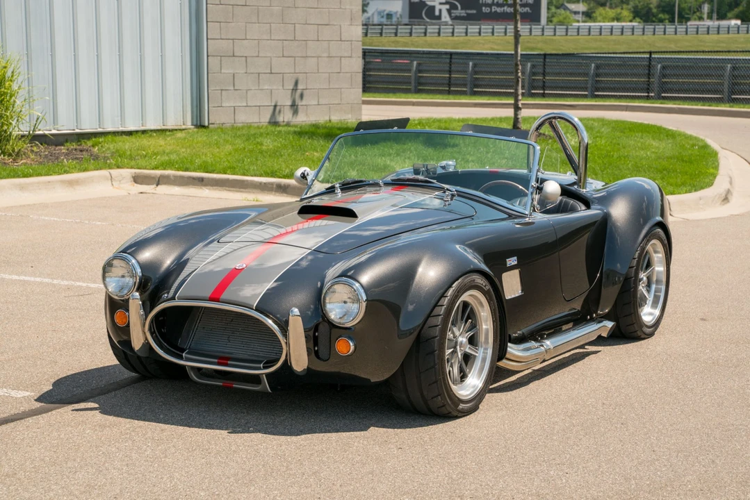 Shelby Cobra Replica - Image 6 of 31