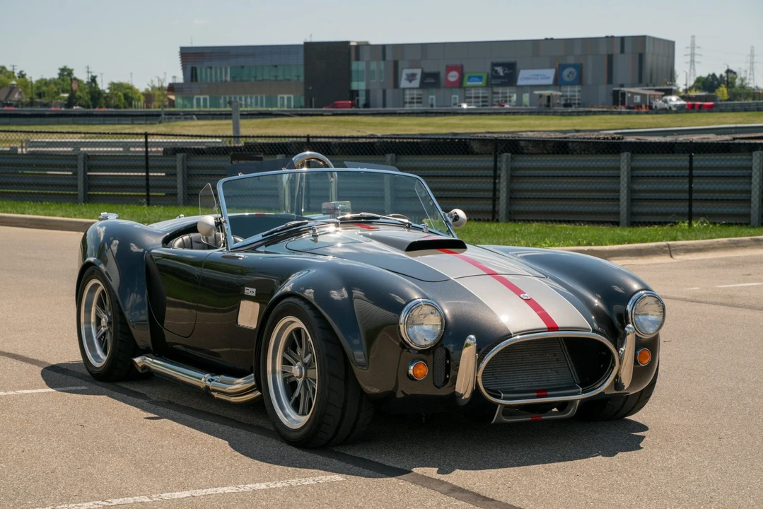 Shelby Cobra Replica - Image 21 of 31