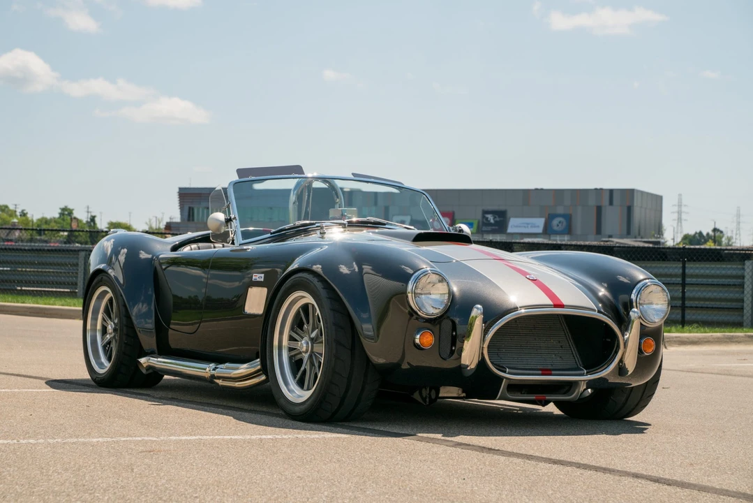 Shelby Cobra Replica - Image 25 of 31