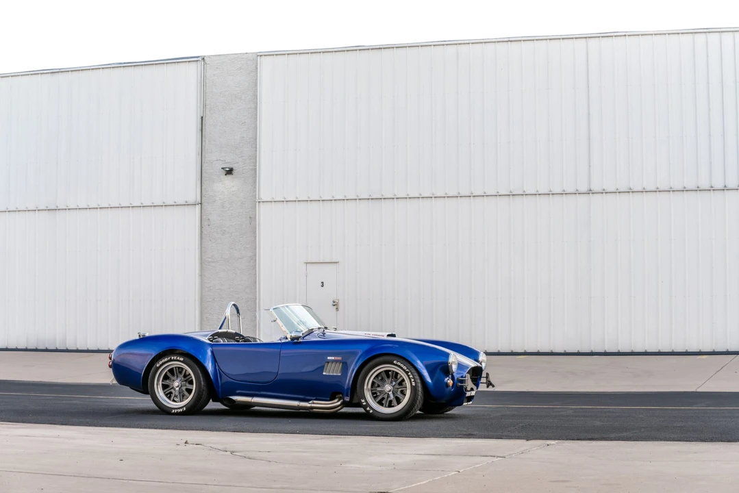 Shelby Cobra Replica - Image 15 of 31