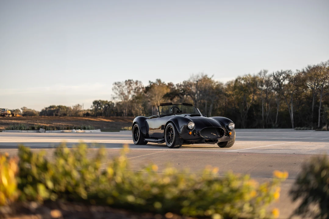 Shelby Cobra Replica - Image 2 of 31
