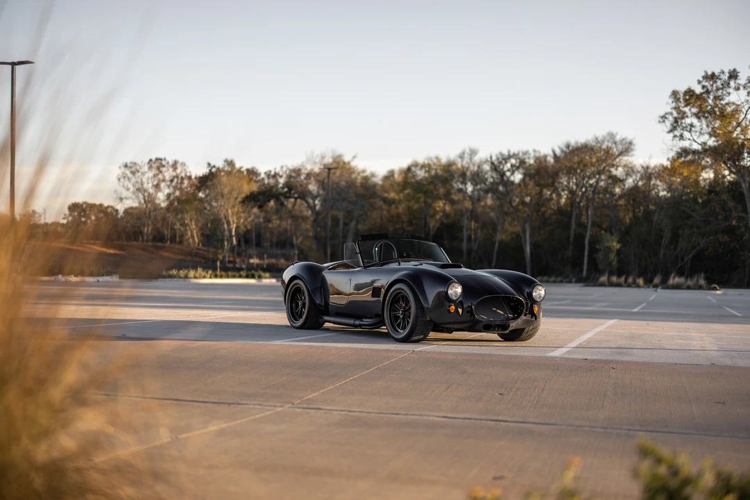 Shelby Cobra Replica - Image 3 of 31