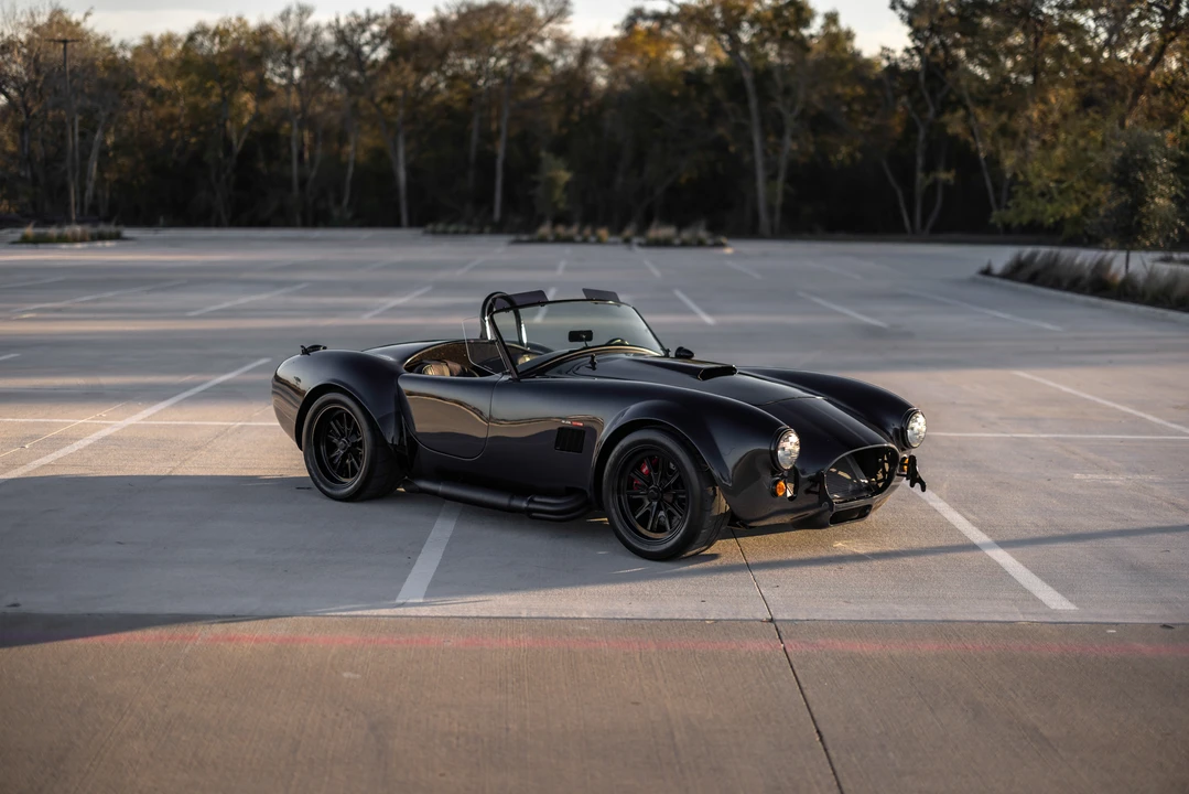 Shelby Cobra Replica - Image 9 of 31