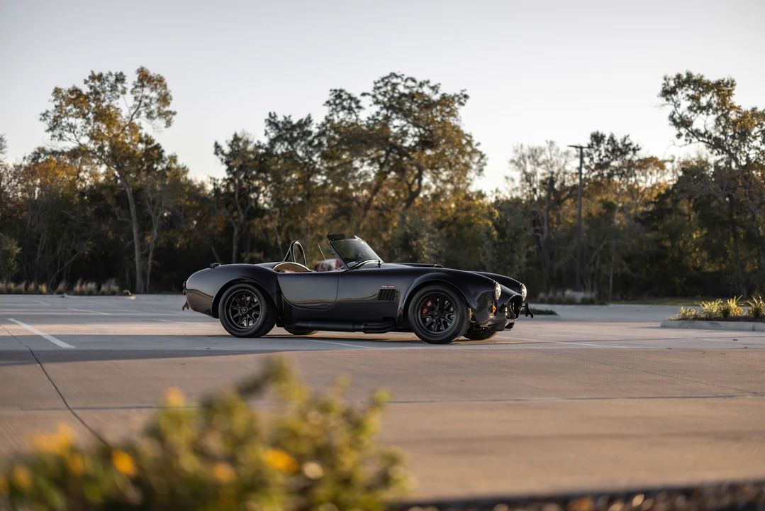 Shelby Cobra Replica - Image 15 of 31