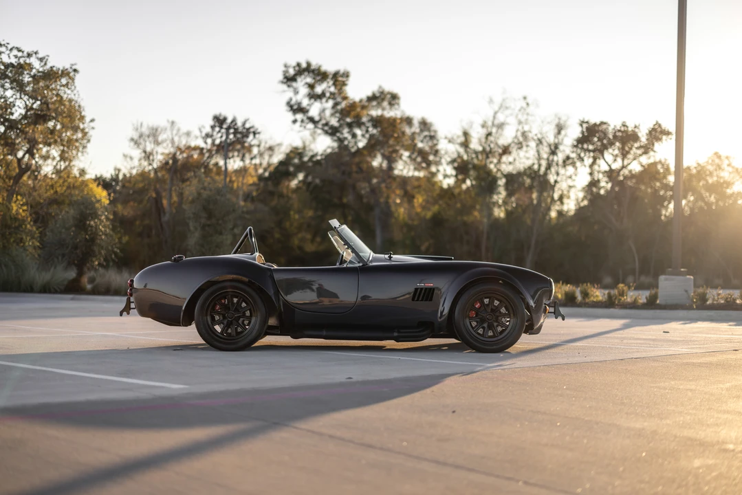 Shelby Cobra Replica - Image 16 of 31