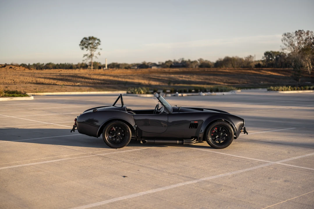 Shelby Cobra Replica - Image 18 of 31