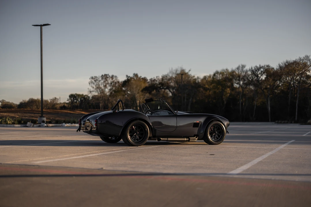 Shelby Cobra Replica - Image 21 of 31