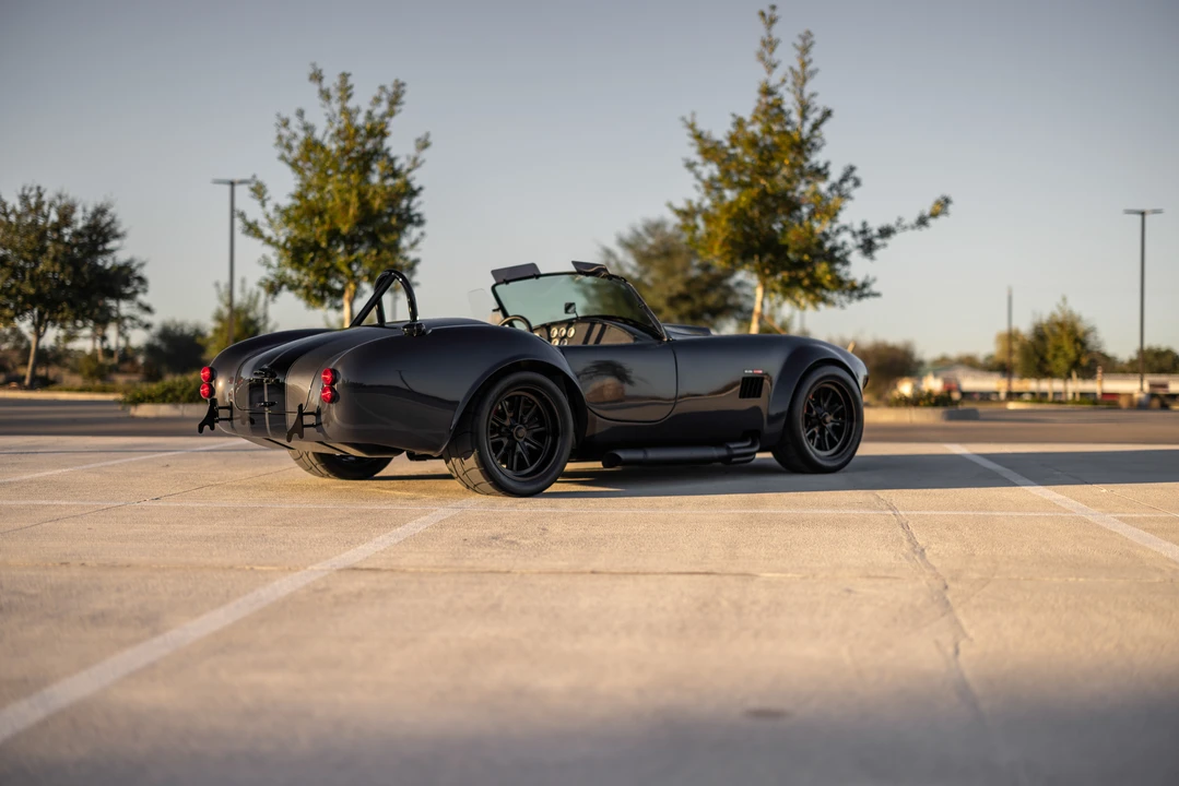Shelby Cobra Replica - Image 23 of 31