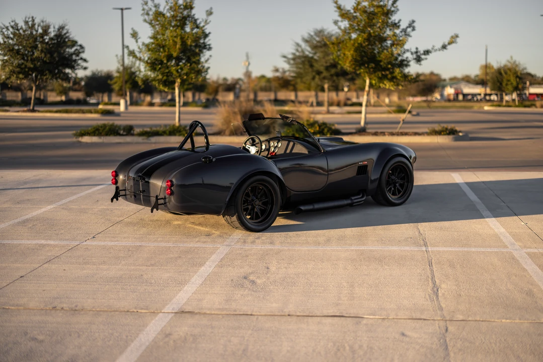 Shelby Cobra Replica - Image 24 of 31