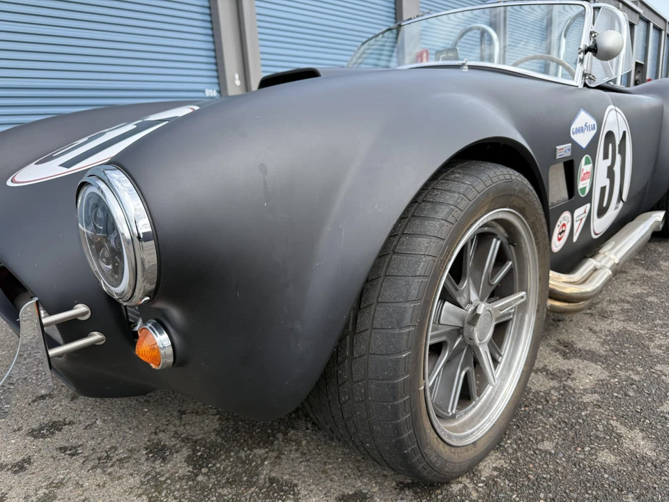 Shelby Cobra Replica - Image 21 of 31