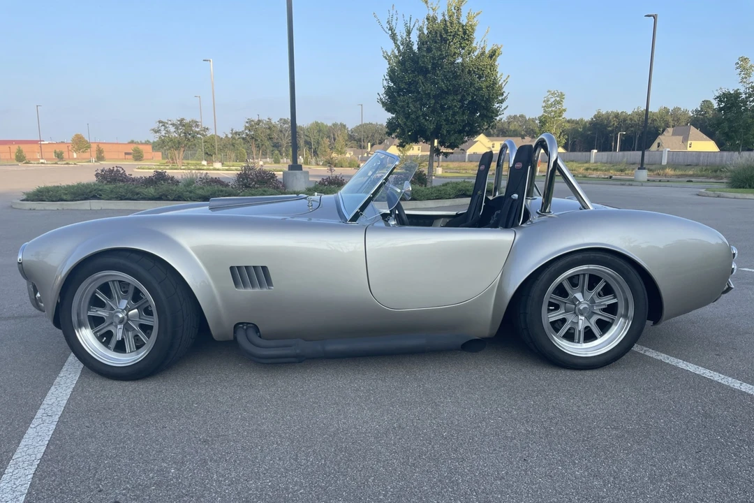 Shelby Cobra Replica - Image 12 of 31