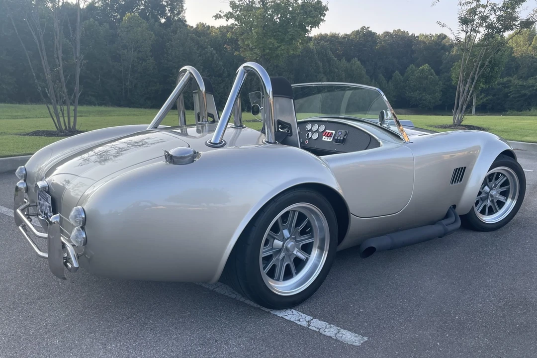 Shelby Cobra Replica - Image 16 of 31