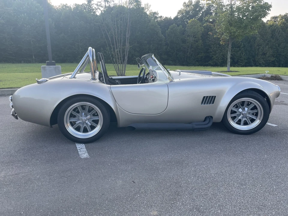 Shelby Cobra Replica - Image 17 of 31