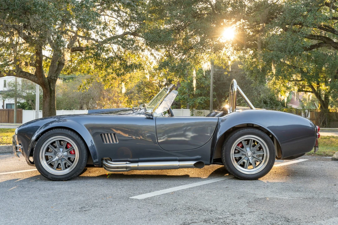 Factory Five Roadster - Image 7 of 31