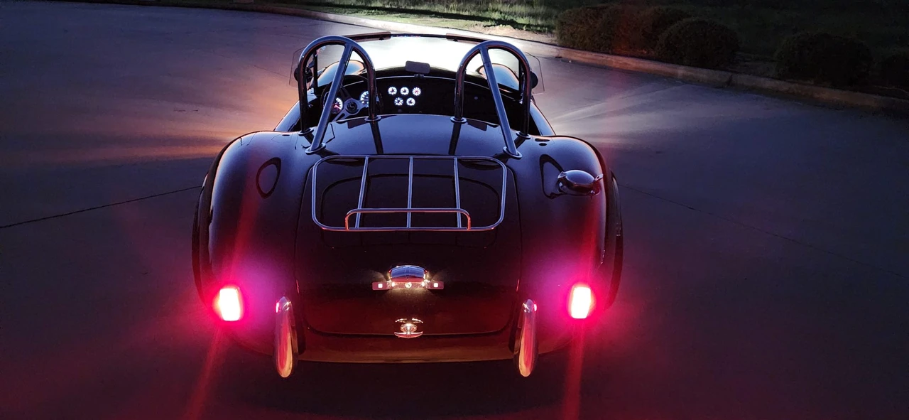 Shelby Cobra Replica - Image 24 of 31