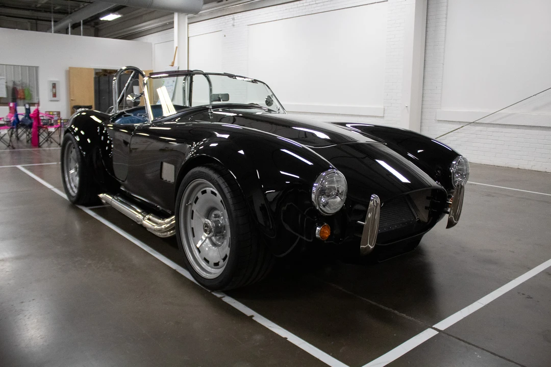 Shelby Cobra Replica - Image 16 of 31