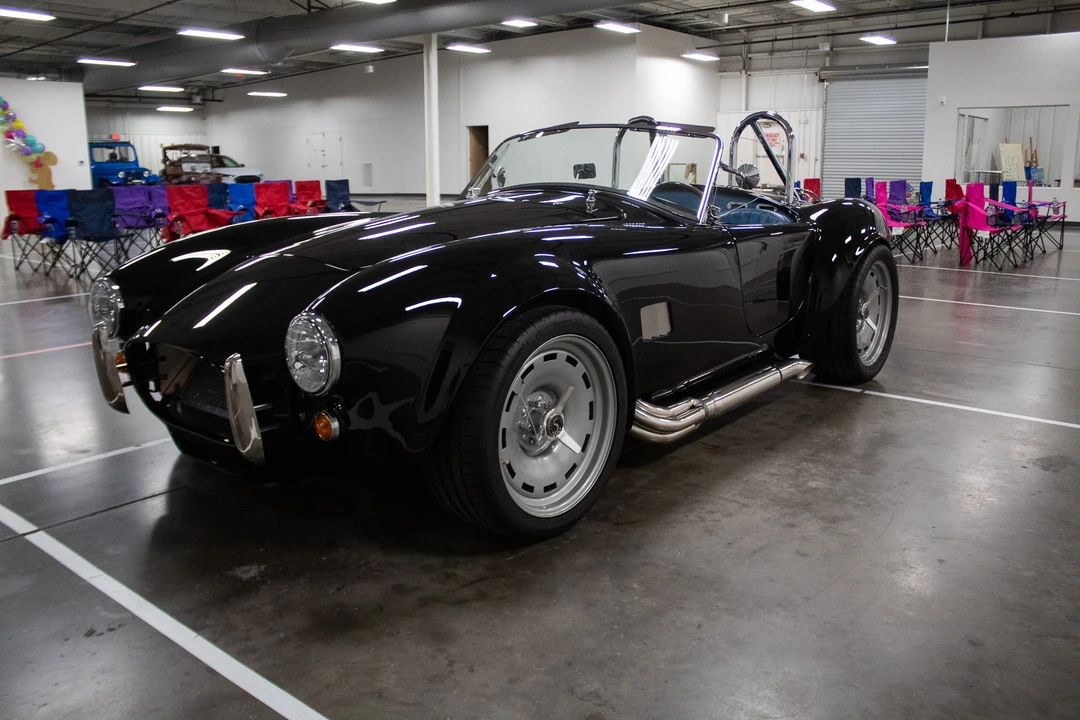 Shelby Cobra Replica - Image 2 of 31