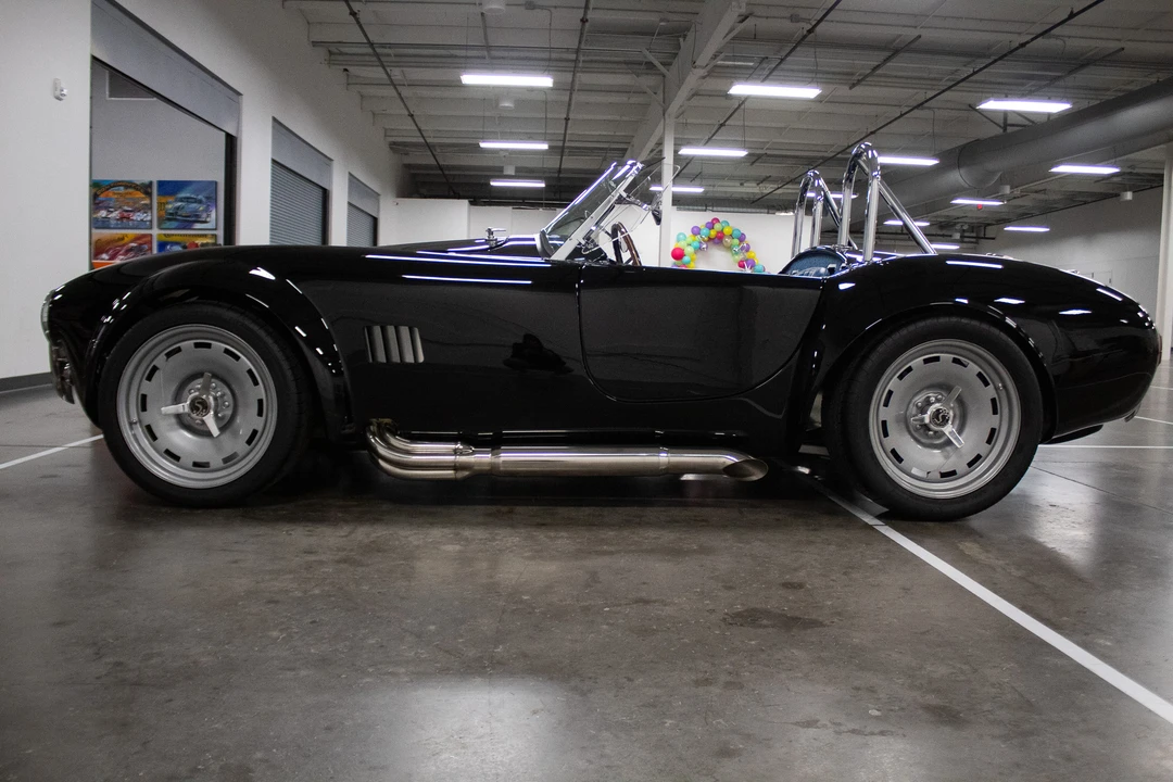 Shelby Cobra Replica - Image 3 of 31
