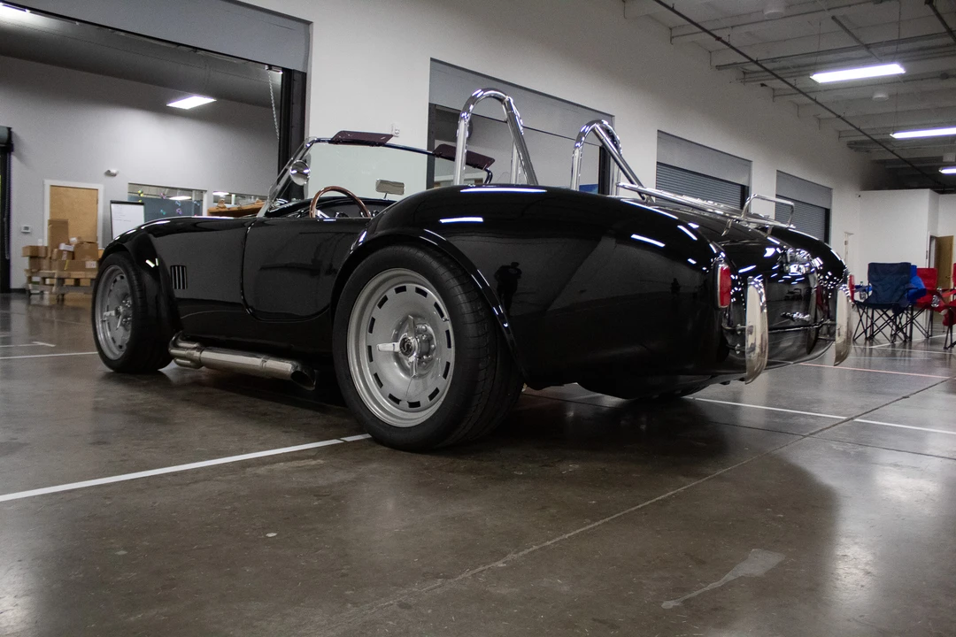 Shelby Cobra Replica - Image 4 of 31