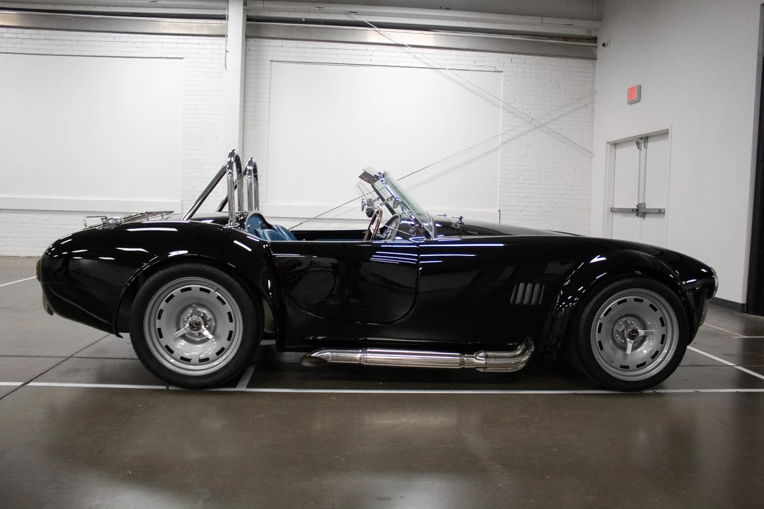 Shelby Cobra Replica - Image 10 of 31