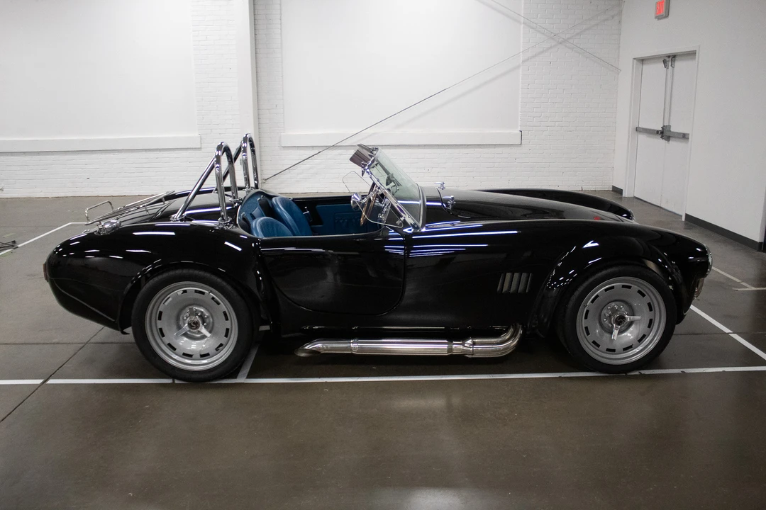 Shelby Cobra Replica - Image 12 of 31