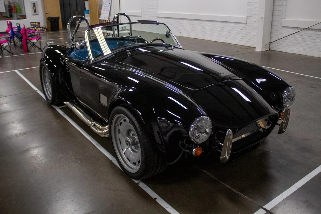 Shelby Cobra Replica - Image 17 of 31