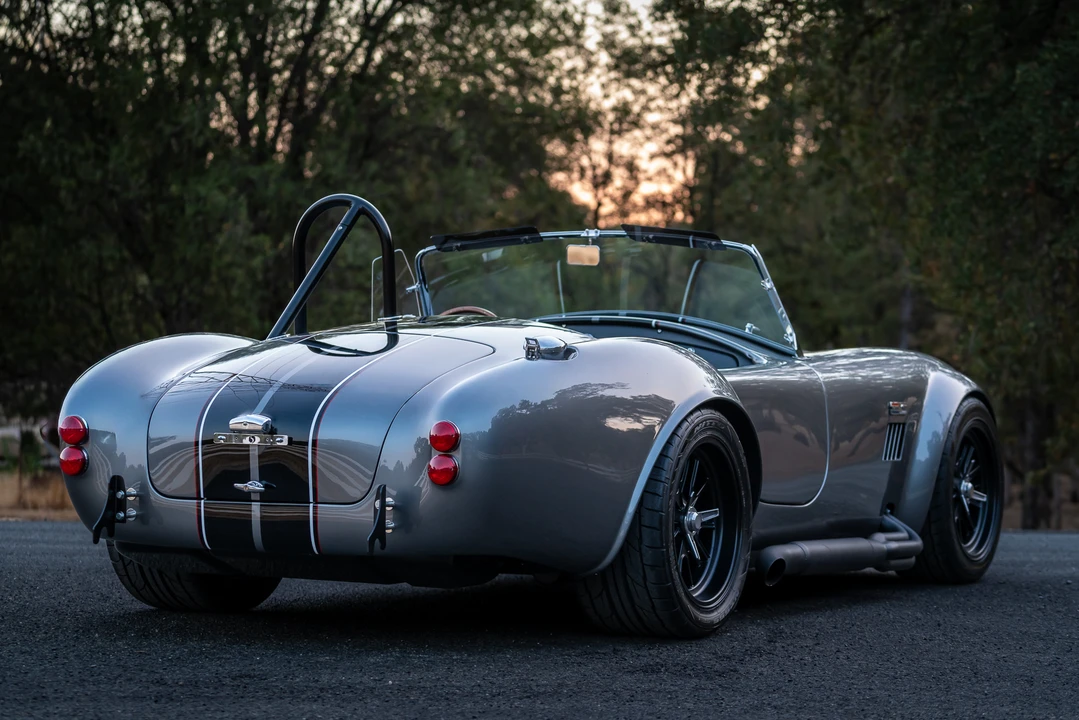 Shelby Cobra Replica - Image 6 of 31