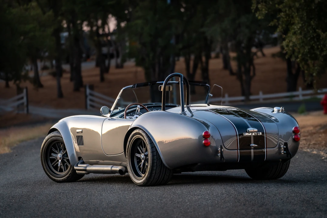 Shelby Cobra Replica - Image 8 of 31