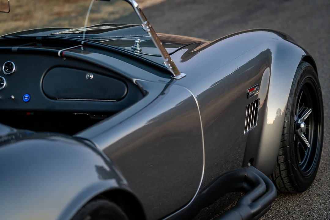 Shelby Cobra Replica - Image 15 of 31