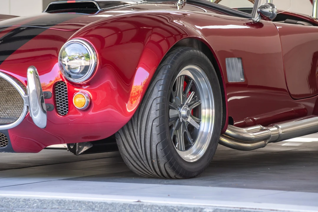 Shelby Cobra Replica - Image 17 of 31