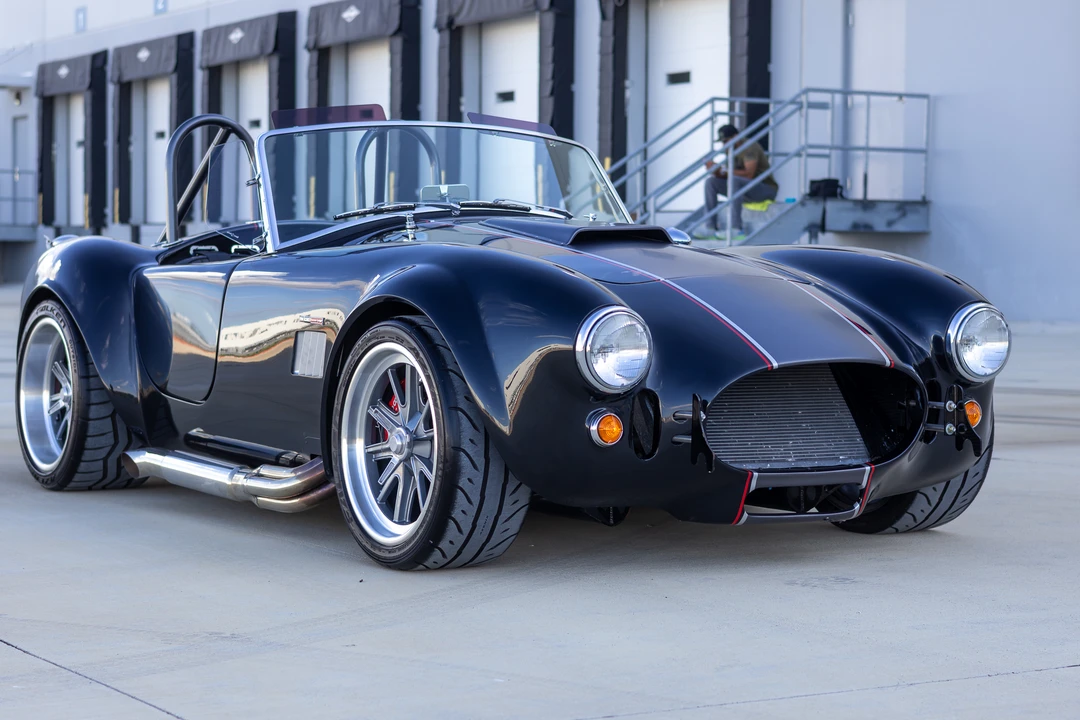 Shelby Cobra Replica - Image 9 of 31