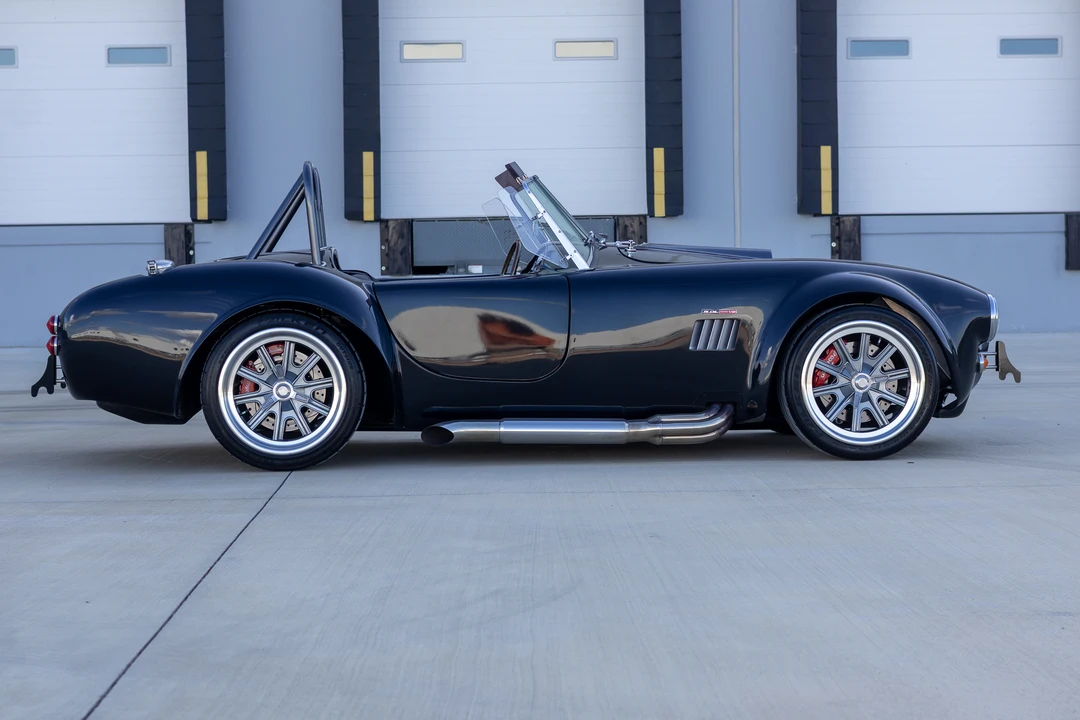 Shelby Cobra Replica - Image 11 of 31