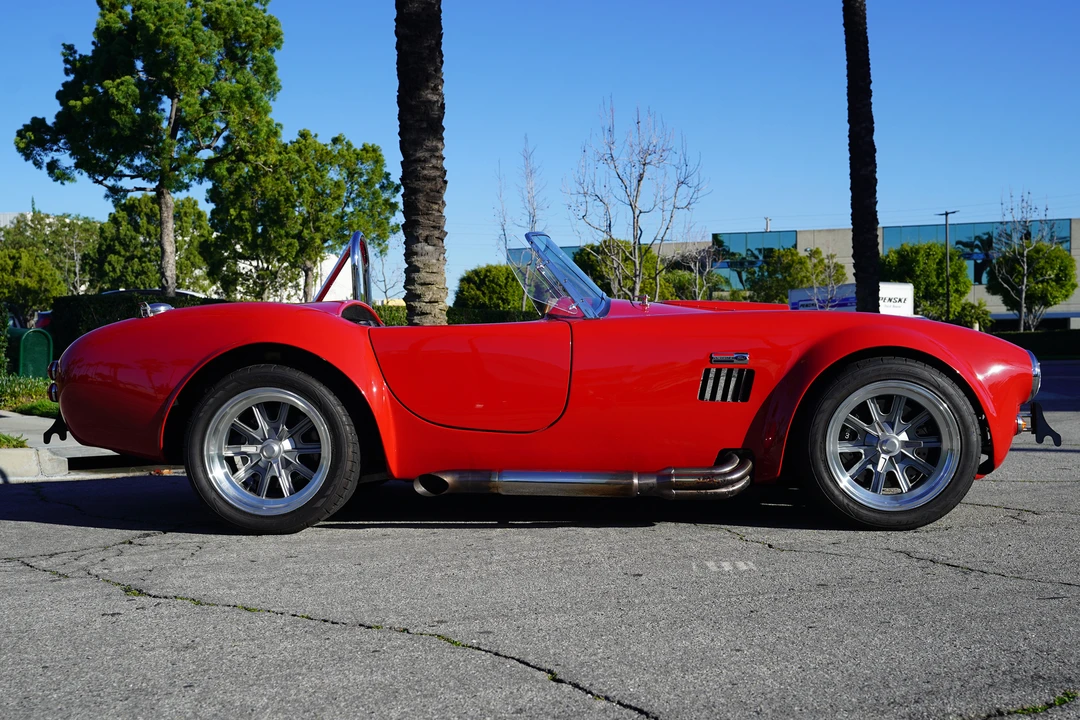 Shelby Cobra Replica - Image 17 of 31